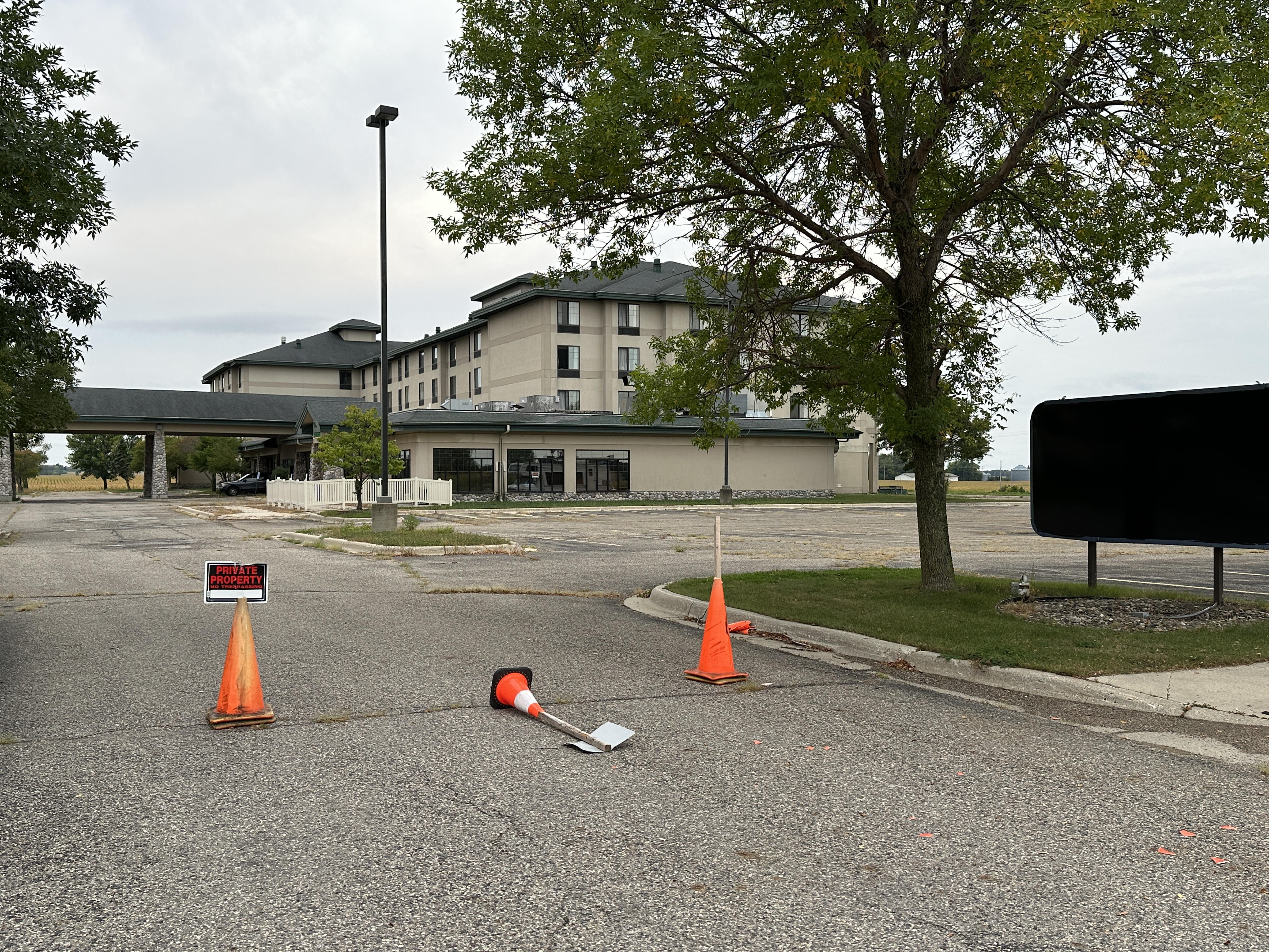 Motel 6, owatonna, new owner, 2023