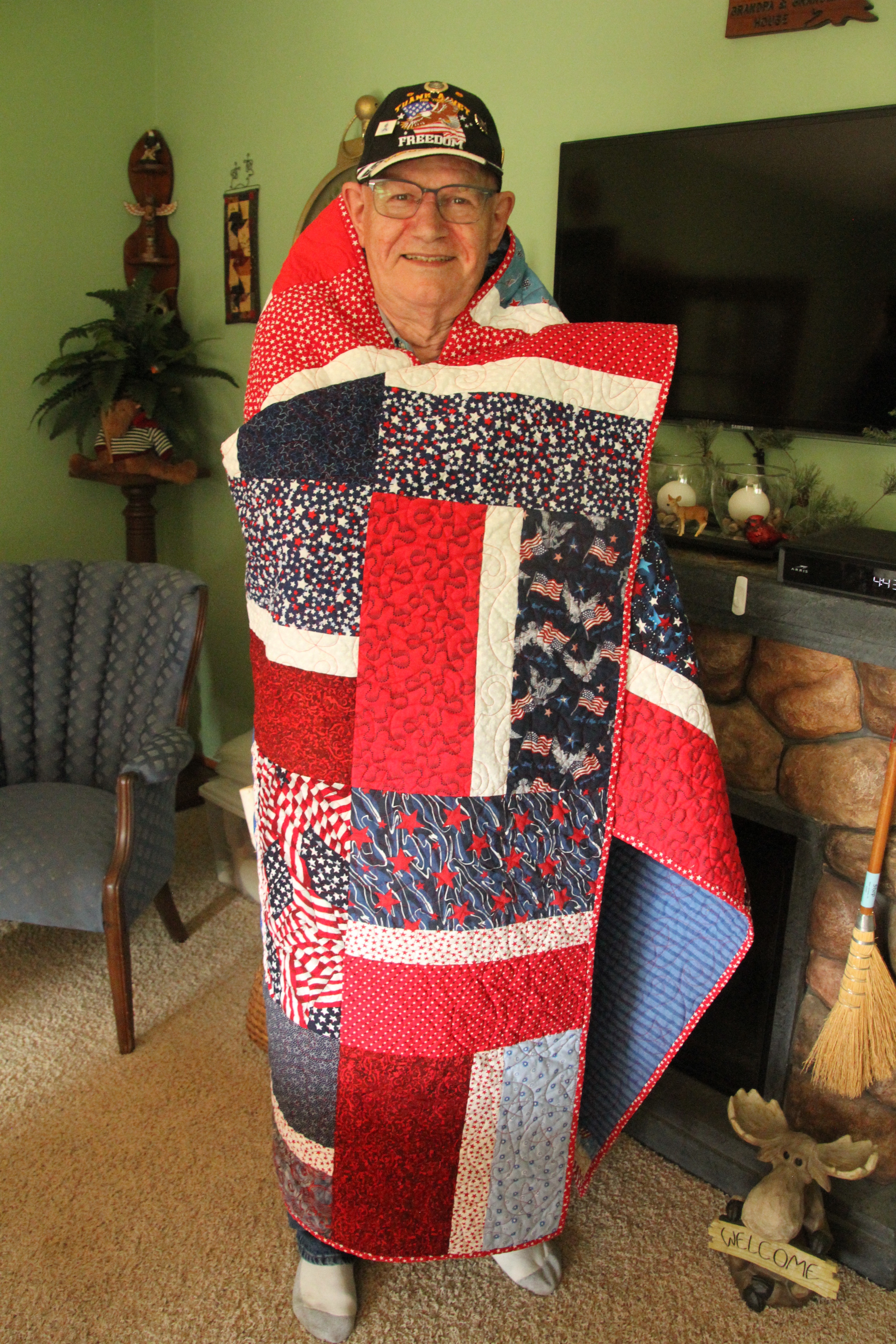 Eddie Pederson, quilt of valor, owatonna
