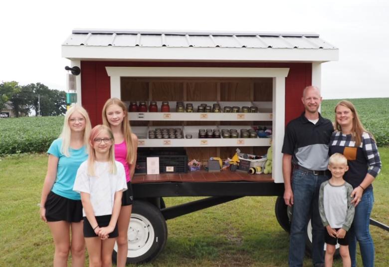 Farm Cart, Harris, Arianna, Autumn, Alaina, Aaron, Jacob, Kelcey