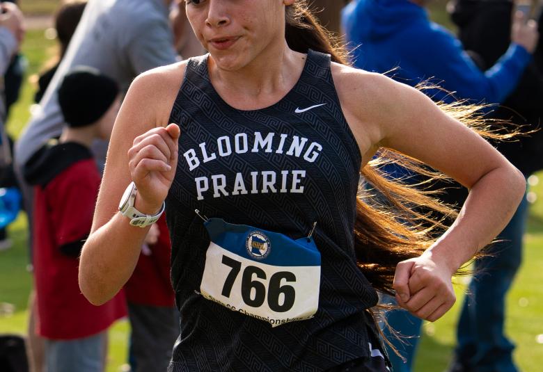 gloria Hernandez, cross country, blooming prairie