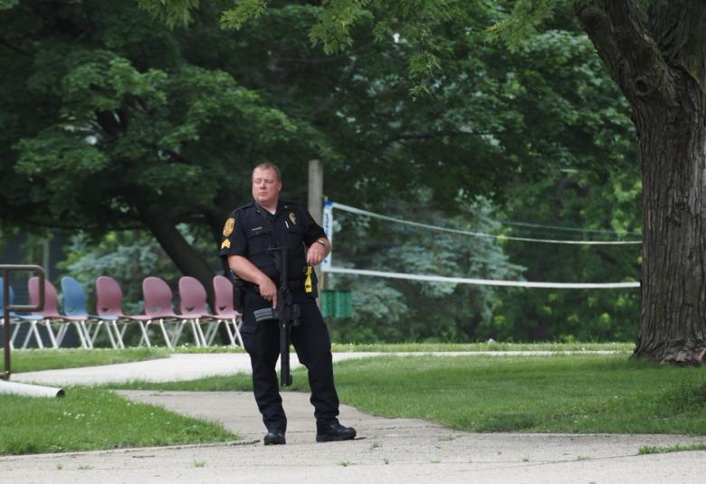 Owatonna, pillsbury, man with a gun, law enforcement