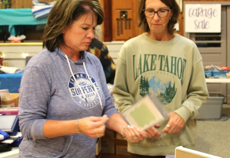 Kelly Matz, Lori Manske